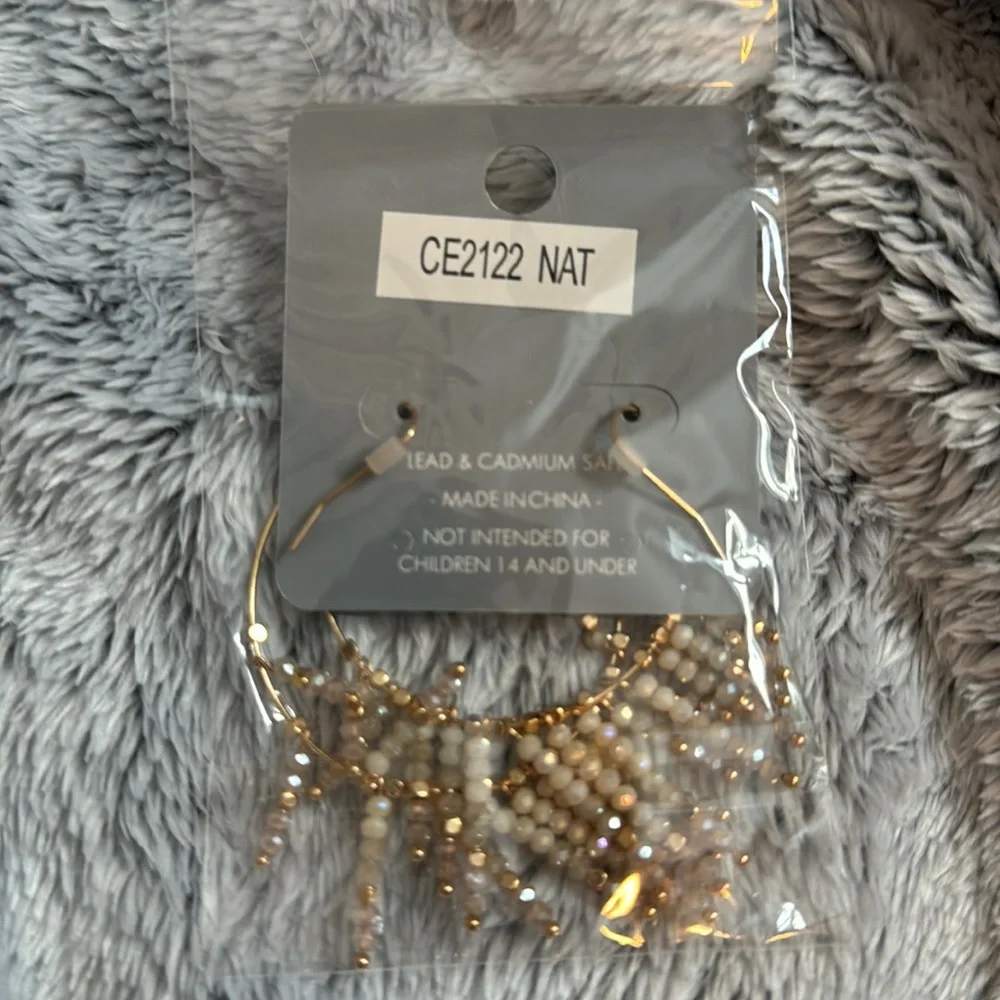 NWOT beautiful gold earrings